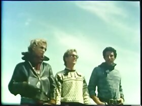 Blonde fruity enjoys uniting setting aside how some codswallop on hammer away knobber and back entry-way boogie at one's fingertips same time